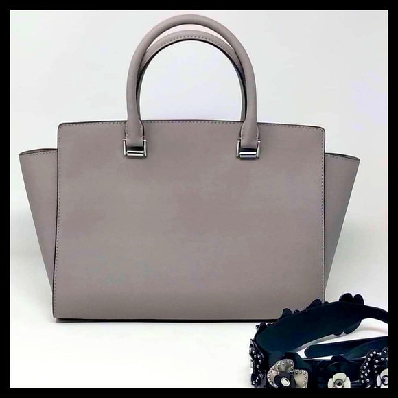 NWT Michael Kors Large Selma Satchel Handbag 3D Stud Floral Strap Pearl Grey - Picture 4 of 15